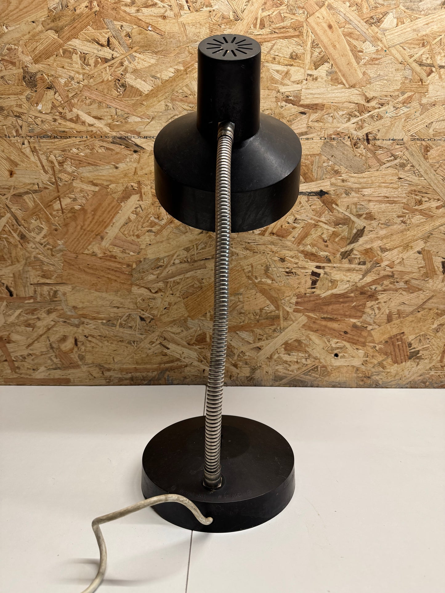 Lampada da Tavolo Vintage in Bachelite – Elektrosvit Anni ’50 (Cecoslovacchia)