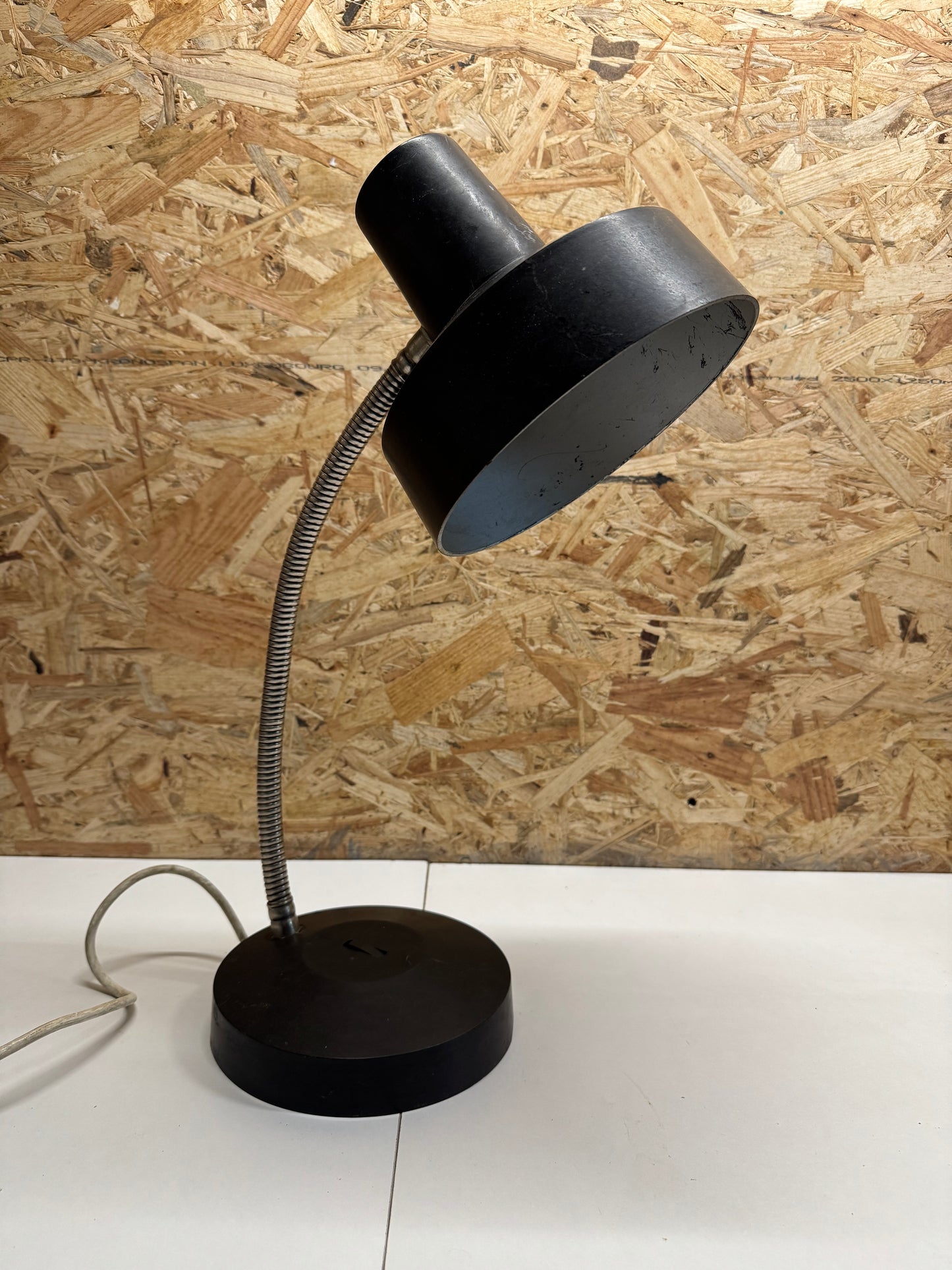 Lampada da Tavolo Vintage in Bachelite – Elektrosvit Anni ’50 (Cecoslovacchia)