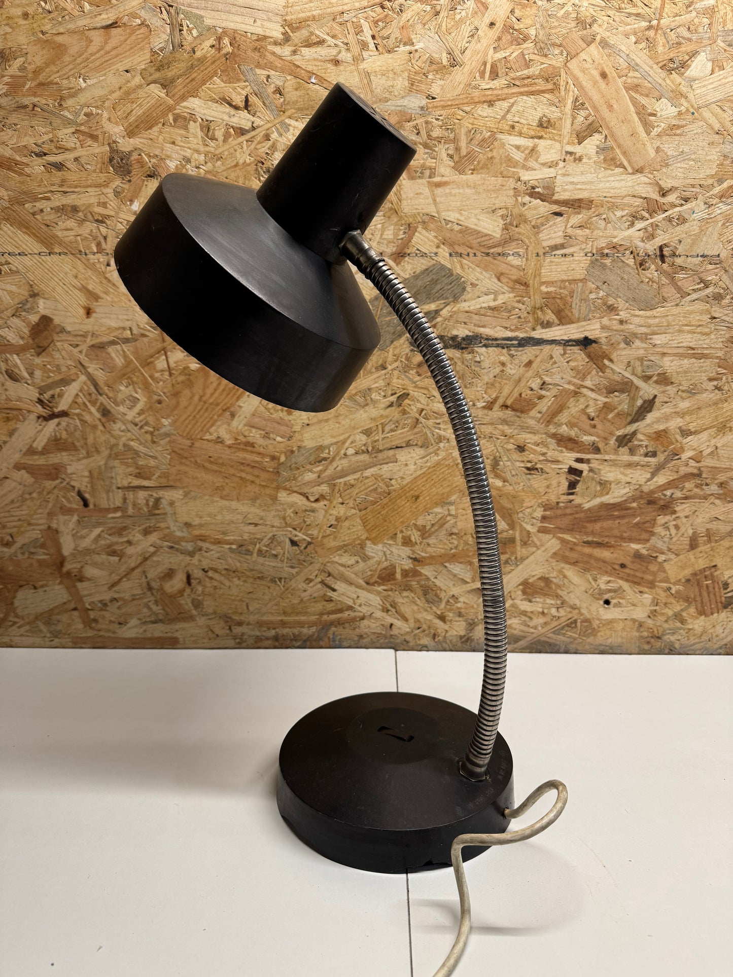 Lampada da Tavolo Vintage in Bachelite – Elektrosvit Anni ’50 (Cecoslovacchia)